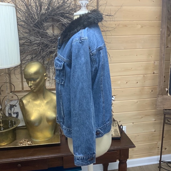 Vintage Removable fur collar jean jacket - Picture 6 of 9